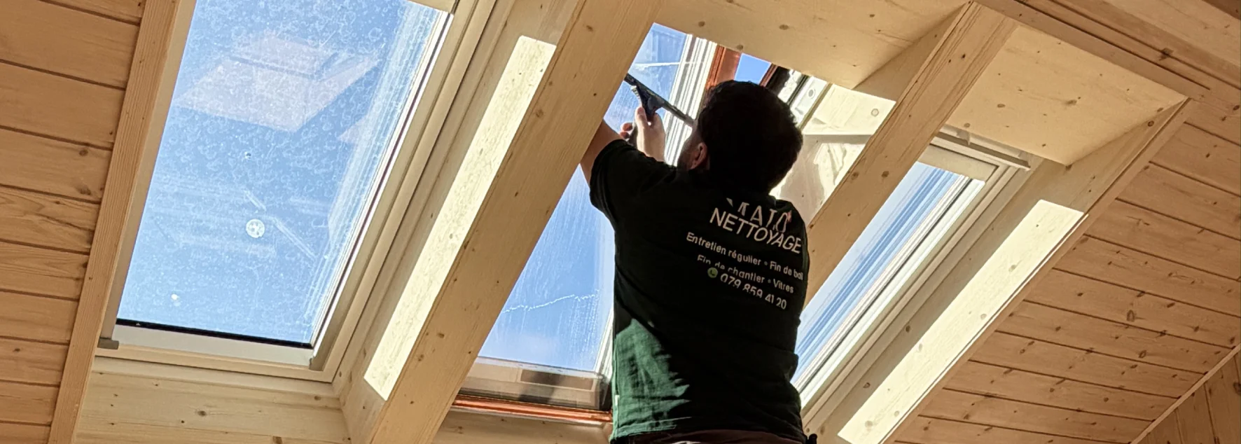 Technique professionnelle nettoyage vitres sans traces - Malo Nettoyage