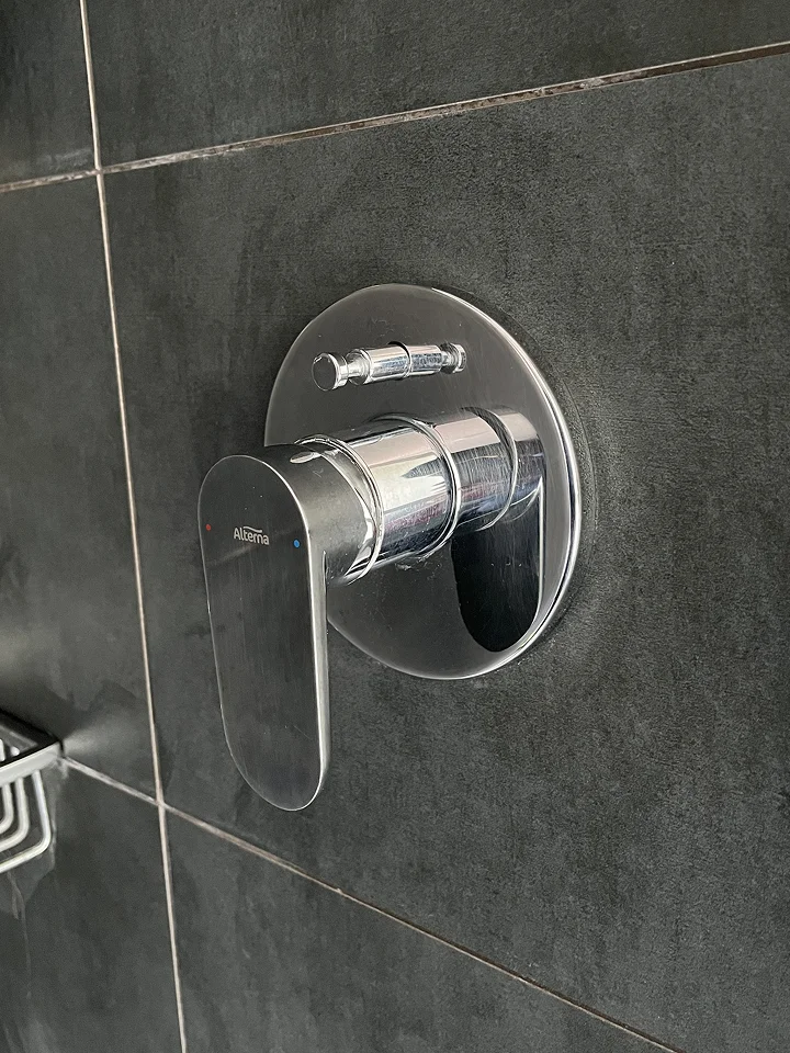 Robinet de douche propre et sans calcaire